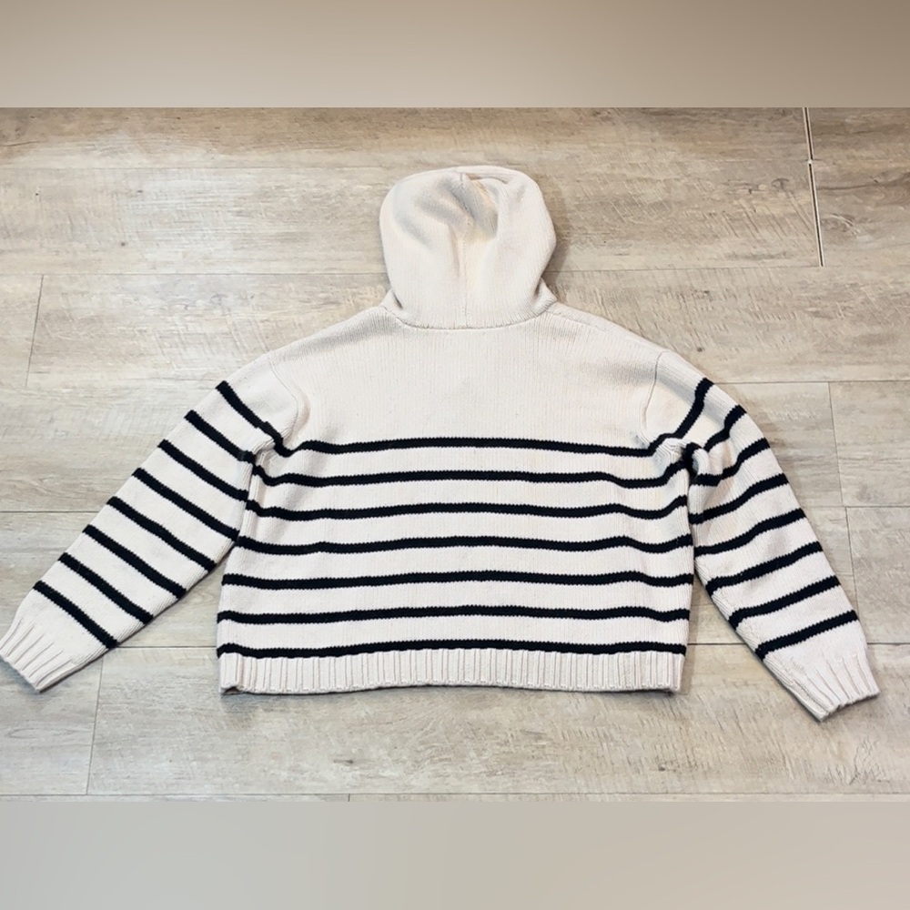 Tuckernuck Women’s Striped V-neck Hoodie Sweater Size Large - Picture 7 of 7
